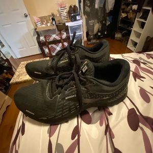 Women’s black Brooks shoes
